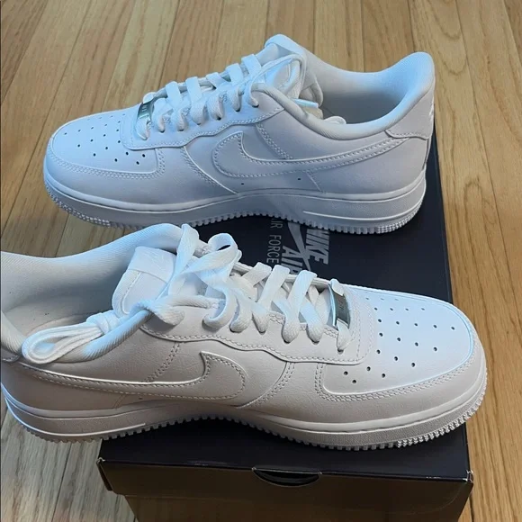 Nike Air Force One with Studded Swoosh Size 8.5 - Picture 5 of 8